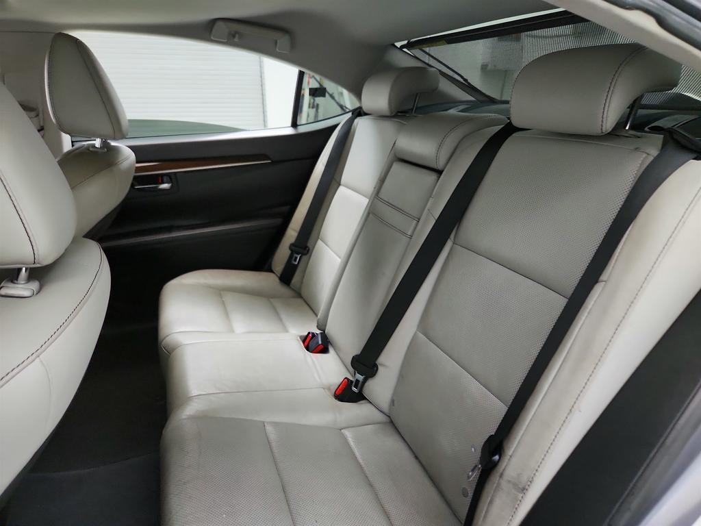 2014 Lexus ES - $9,450