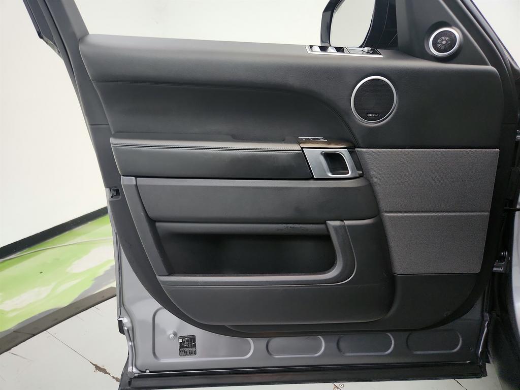 2020 Land Rover Range Rover Sport - $21,550