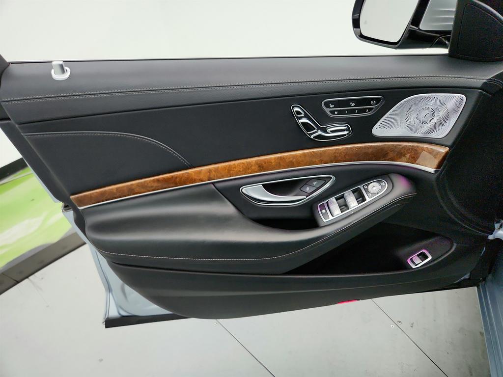 2014 Mercedes-Benz S-class - $17,750