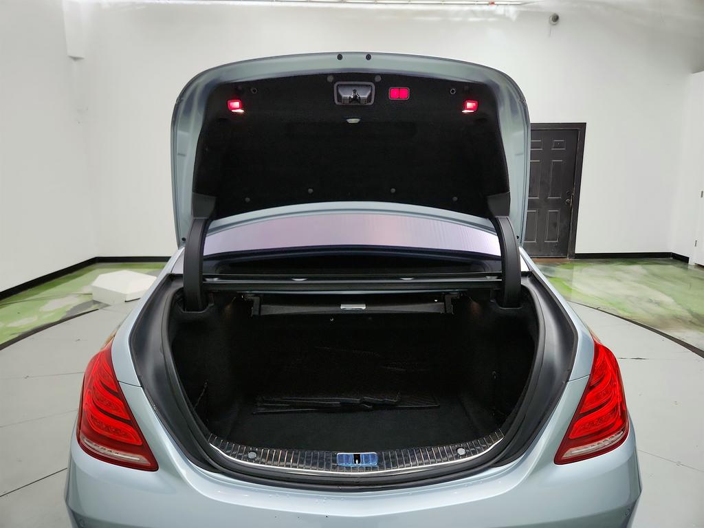 2014 Mercedes-Benz S-class - $17,750