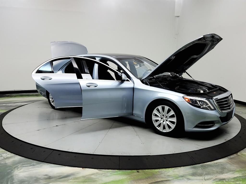 2014 Mercedes-Benz S-class - $17,750