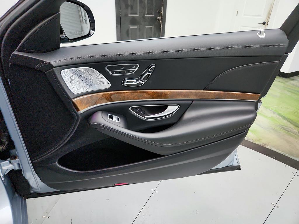 2014 Mercedes-Benz S-class - $17,750