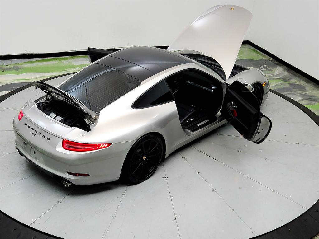 2013 Porsche 911 - $46,650
