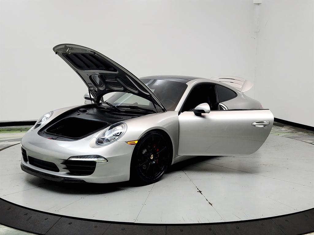 2013 Porsche 911 - $46,650