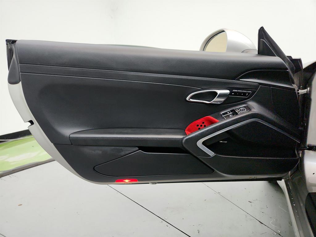 2013 Porsche 911 - $46,650