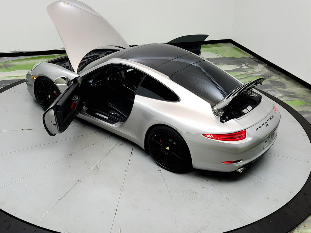 2013 Porsche 911 - $46,650