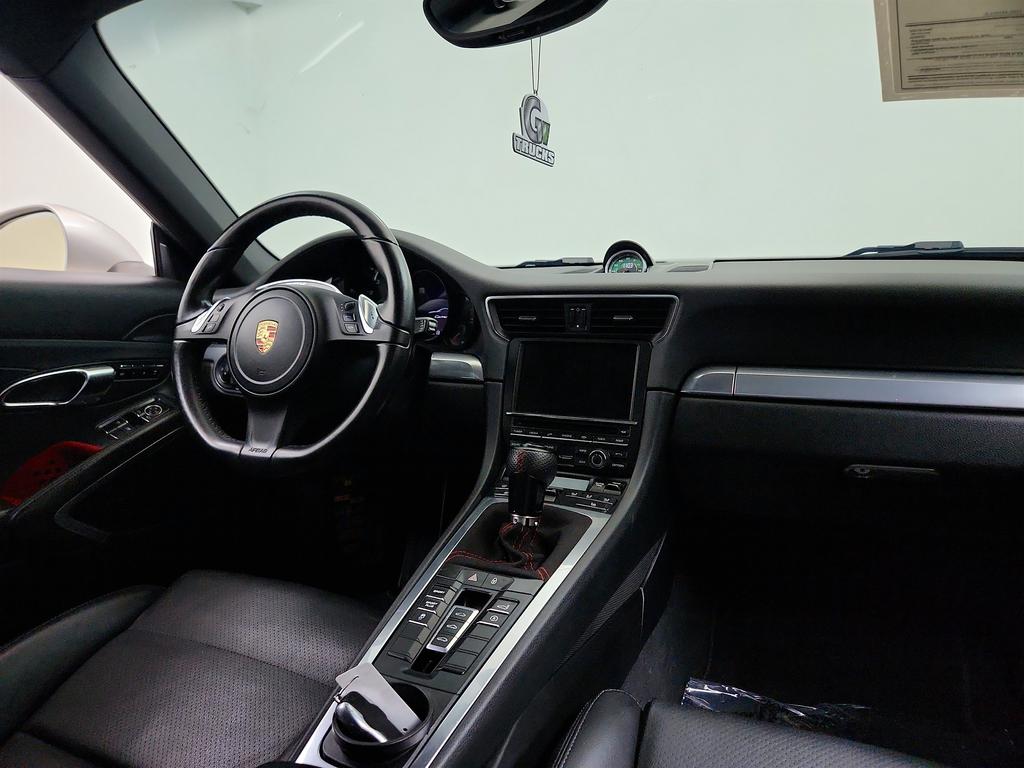 2013 Porsche 911 - $46,650