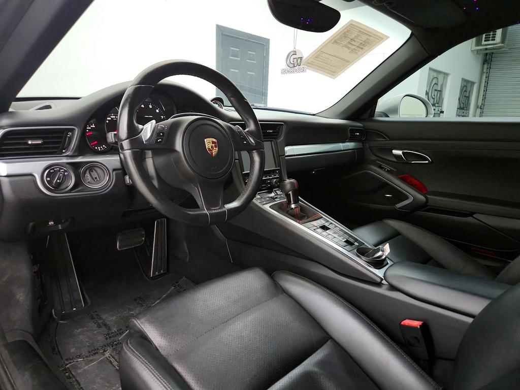 2013 Porsche 911 - $46,650