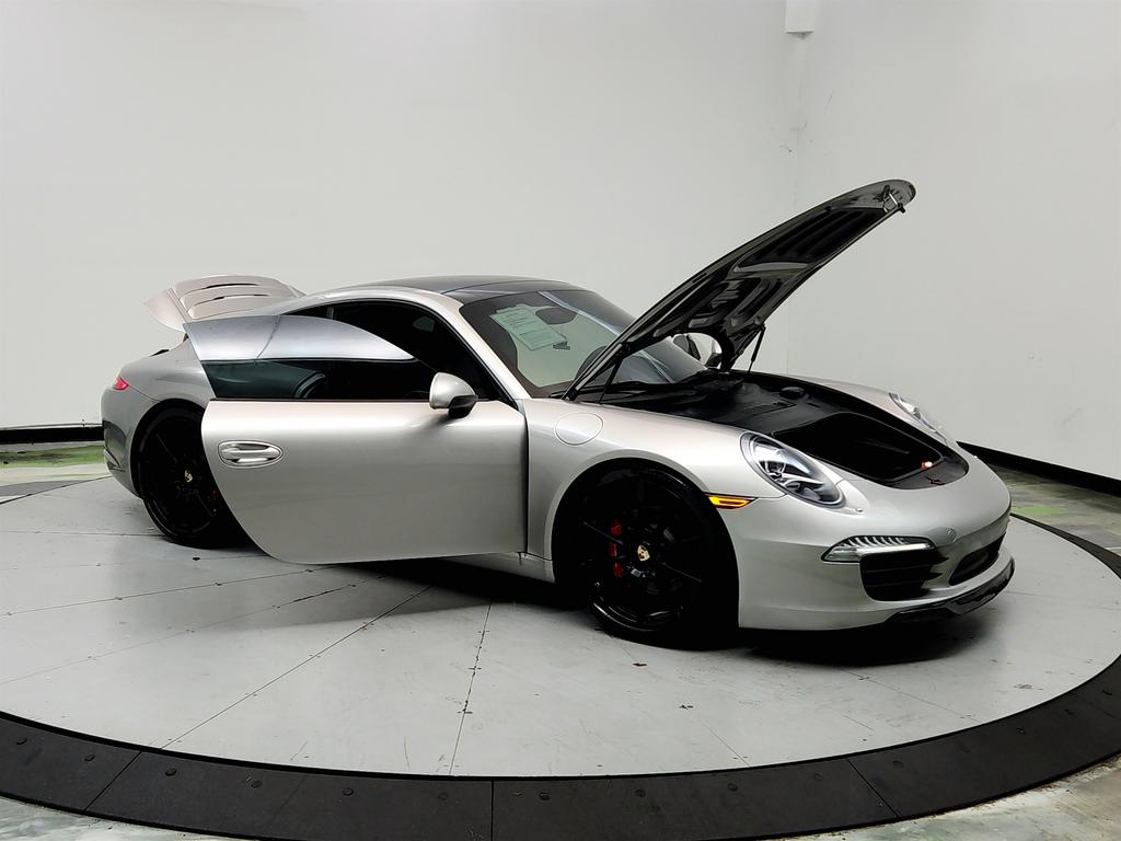 2013 Porsche 911 - $46,650