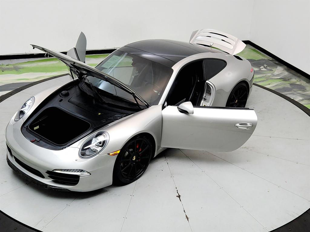 2013 Porsche 911 - $46,650