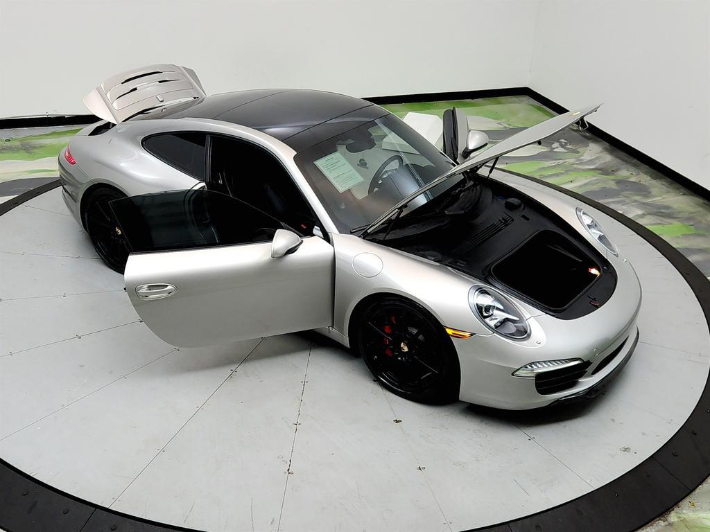 2013 Porsche 911 - $46,650