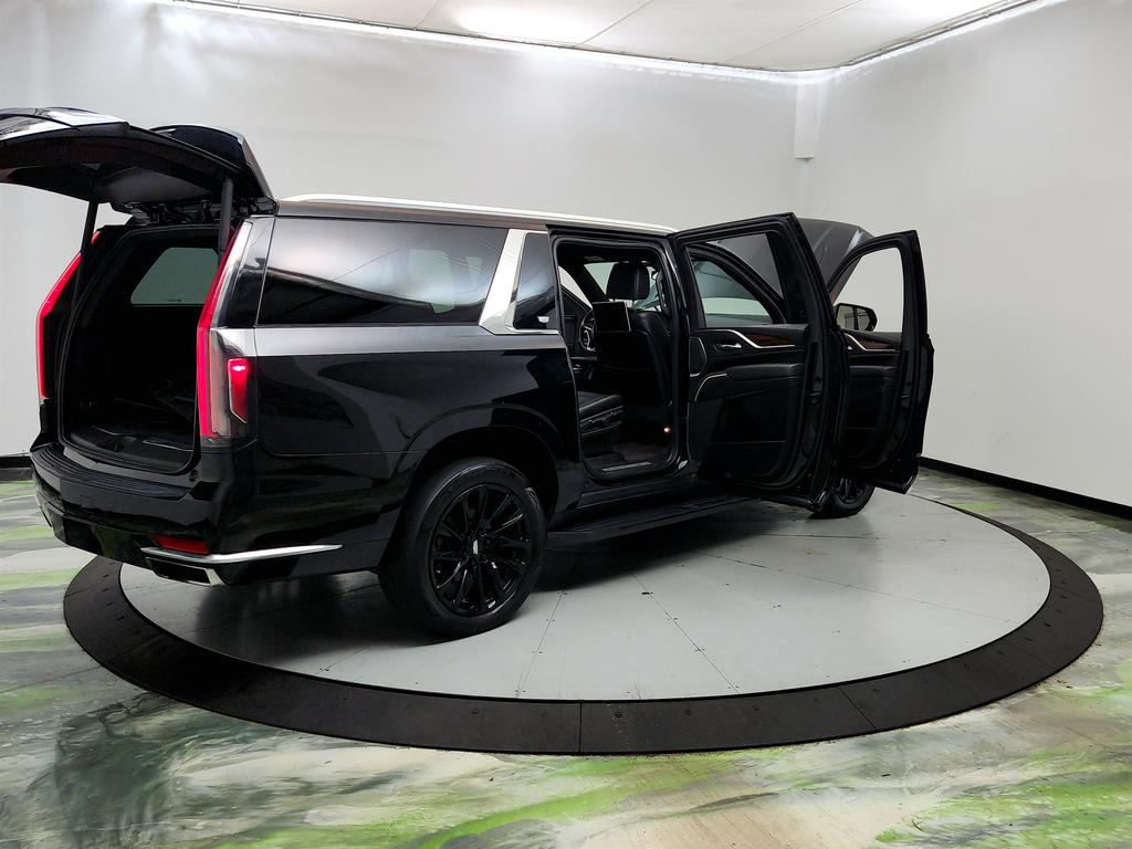 2022 Cadillac Escalade - $43,250