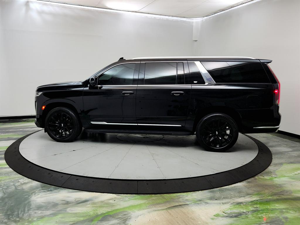 2022 Cadillac Escalade - $43,250