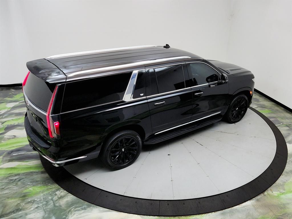 2022 Cadillac Escalade - $43,250