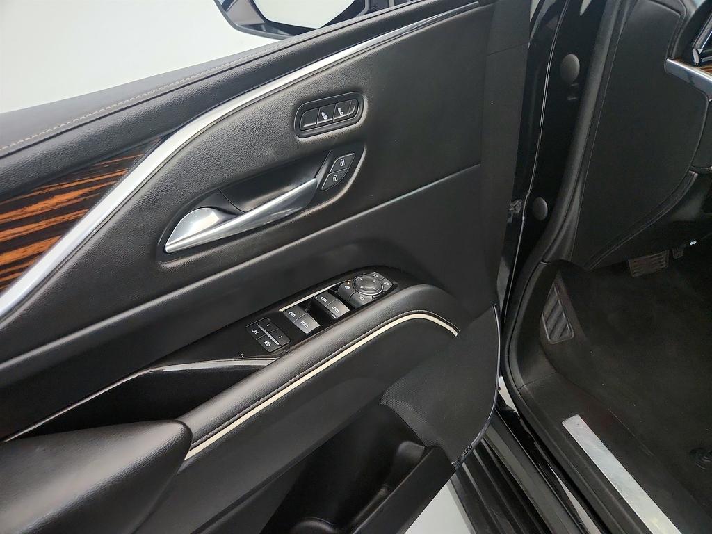 2022 Cadillac Escalade - $43,250
