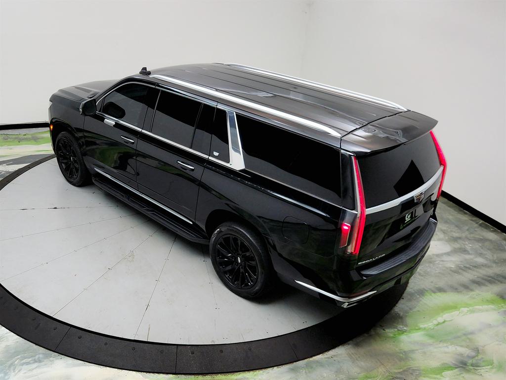 2022 Cadillac Escalade - $43,250
