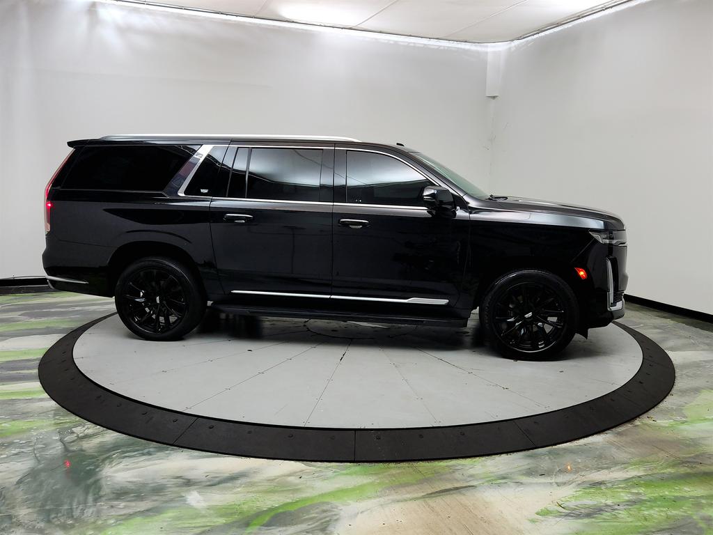 2022 Cadillac Escalade - $43,250