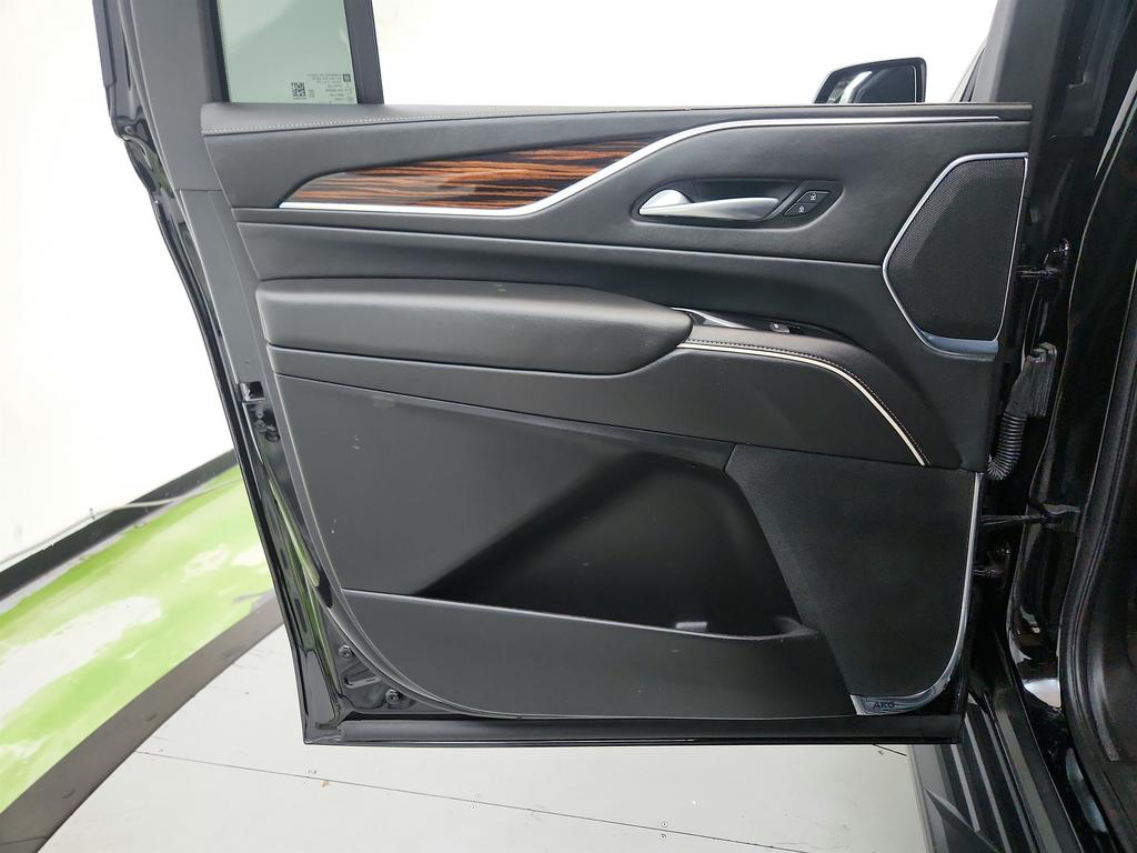 2022 Cadillac Escalade - $43,250