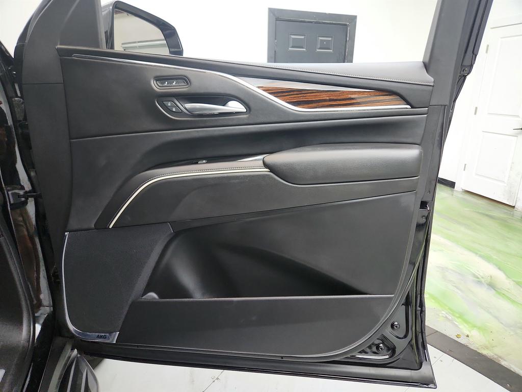 2022 Cadillac Escalade - $43,250
