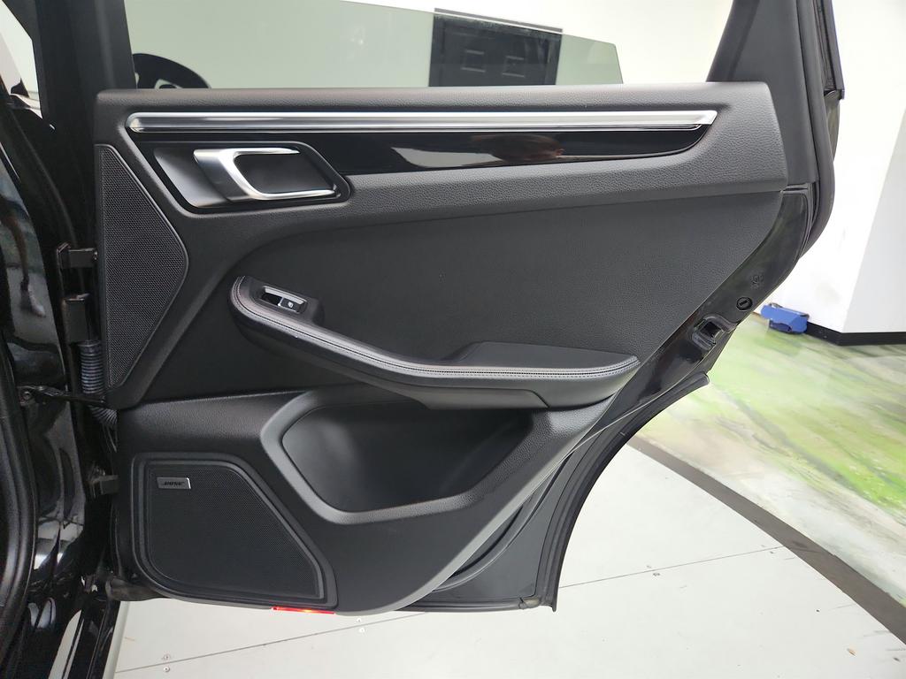 2017 Porsche Macan - $18,550
