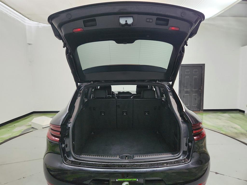 2017 Porsche Macan - $18,550