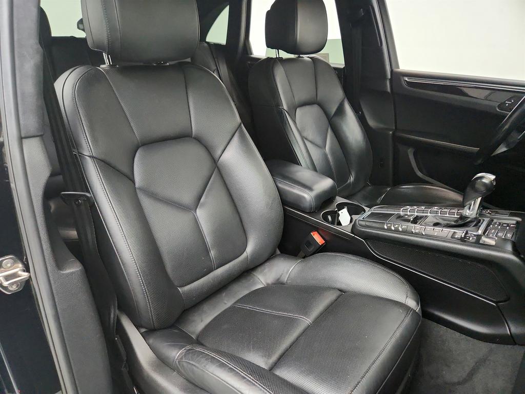 2017 Porsche Macan - $18,550