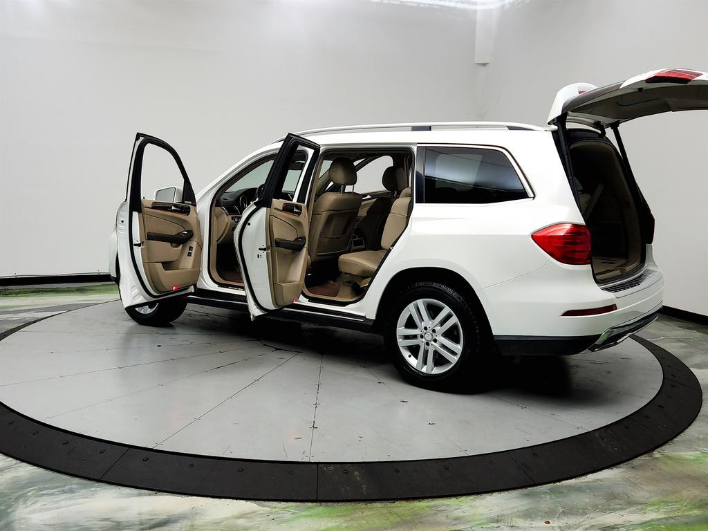 2016 Mercedes-Benz GL-Class - $10,350