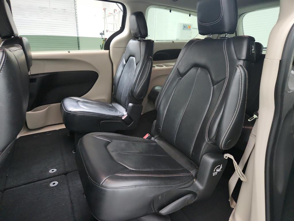 2022 Chrysler Pacifica - $15,545