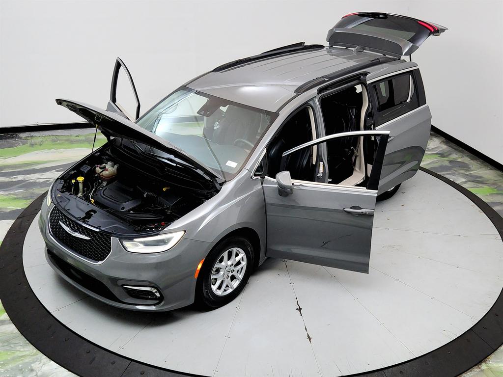 2022 Chrysler Pacifica - $15,545