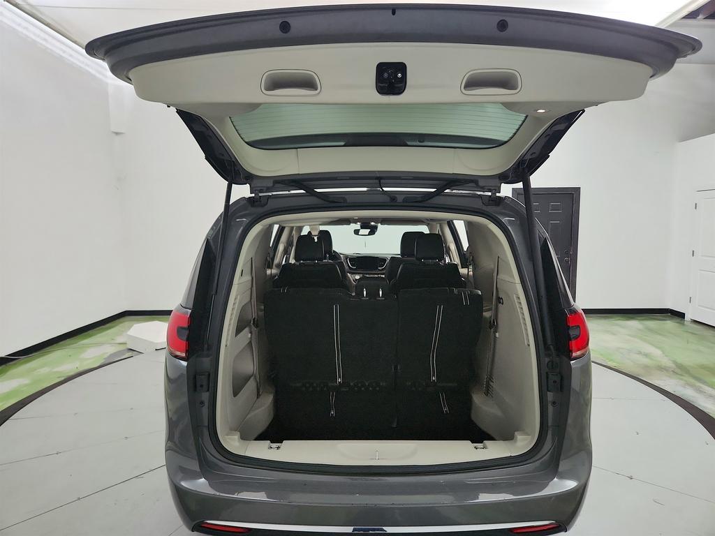 2022 Chrysler Pacifica - $15,545