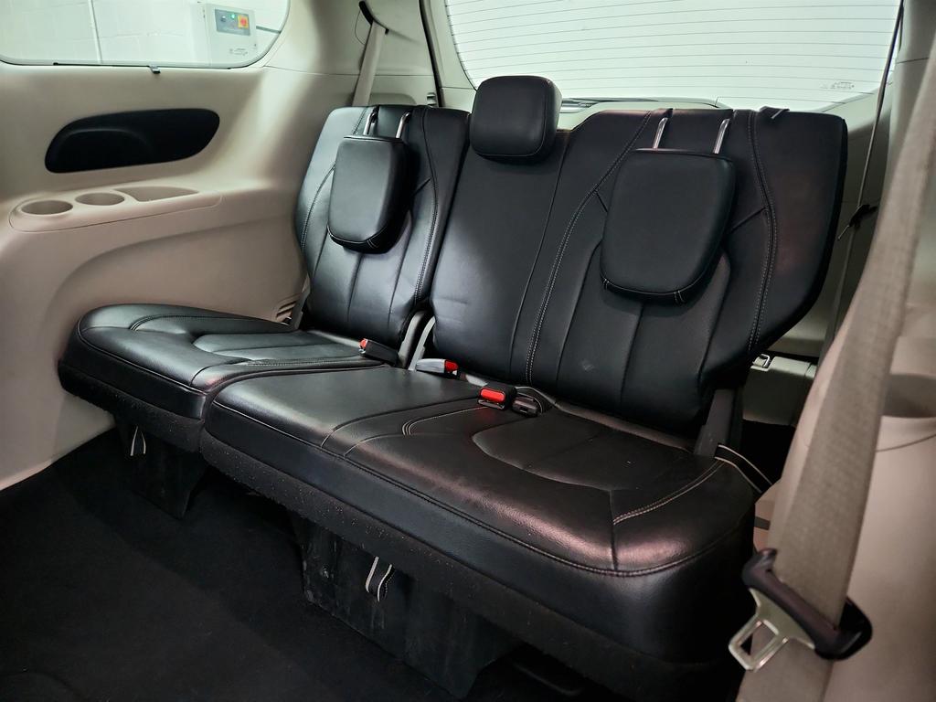 2022 Chrysler Pacifica - $15,545