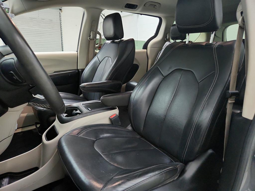 2022 Chrysler Pacifica - $15,545