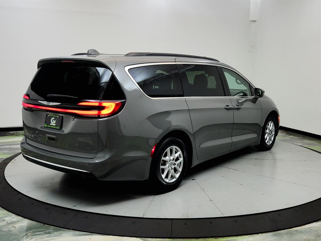 2022 Chrysler Pacifica - $15,545