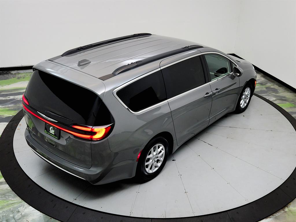 2022 Chrysler Pacifica - $15,545