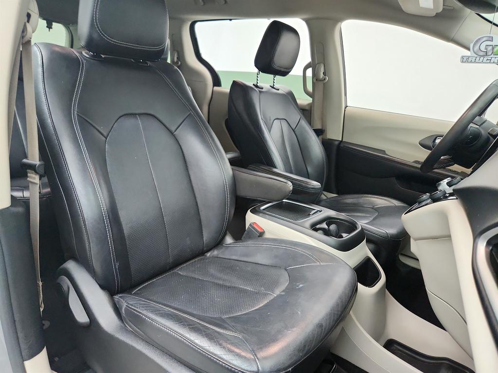 2022 Chrysler Pacifica - $15,545