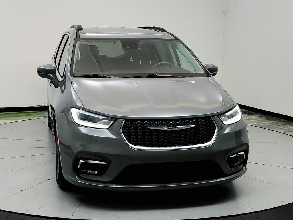 2022 Chrysler Pacifica - $15,545