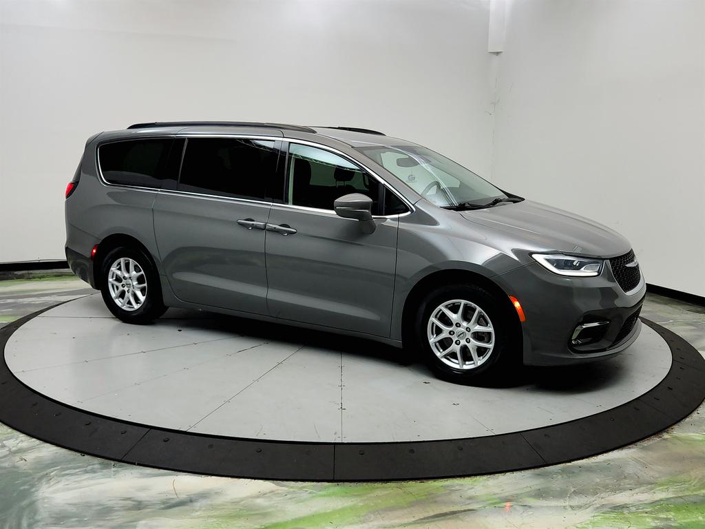 2022 Chrysler Pacifica - $15,545