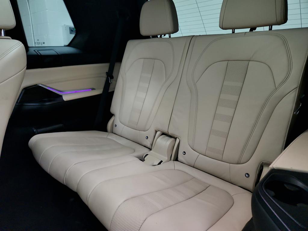 2021 BMW X7 - $29,650