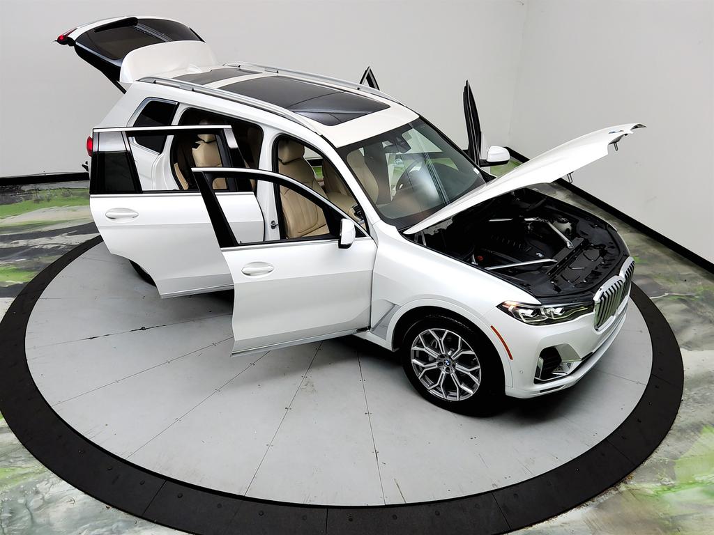 2021 BMW X7 - $29,650