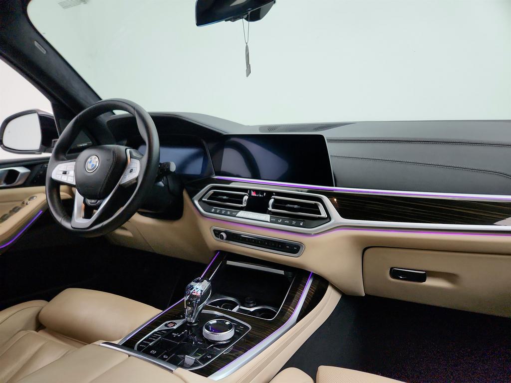 2021 BMW X7 - $29,650