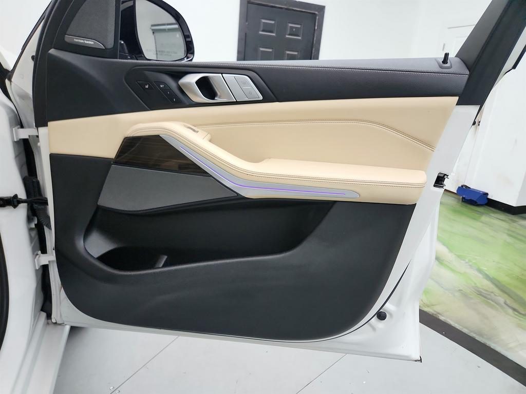 2021 BMW X7 - $29,650