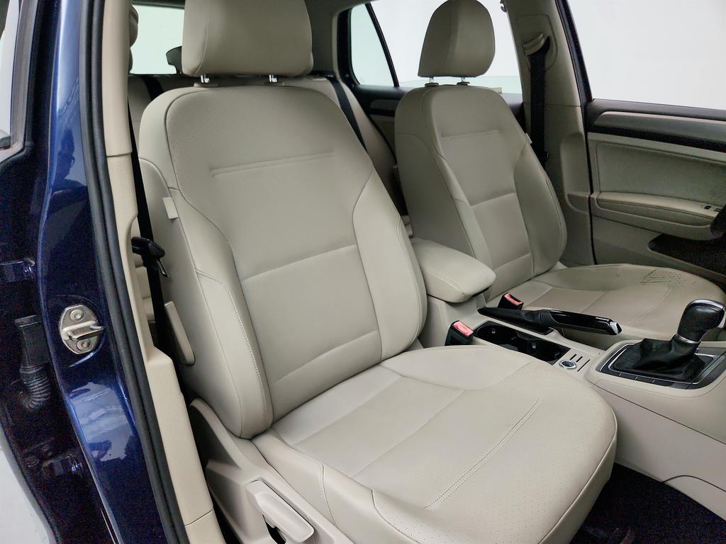 2015 Volkswagen Golf - $5,250
