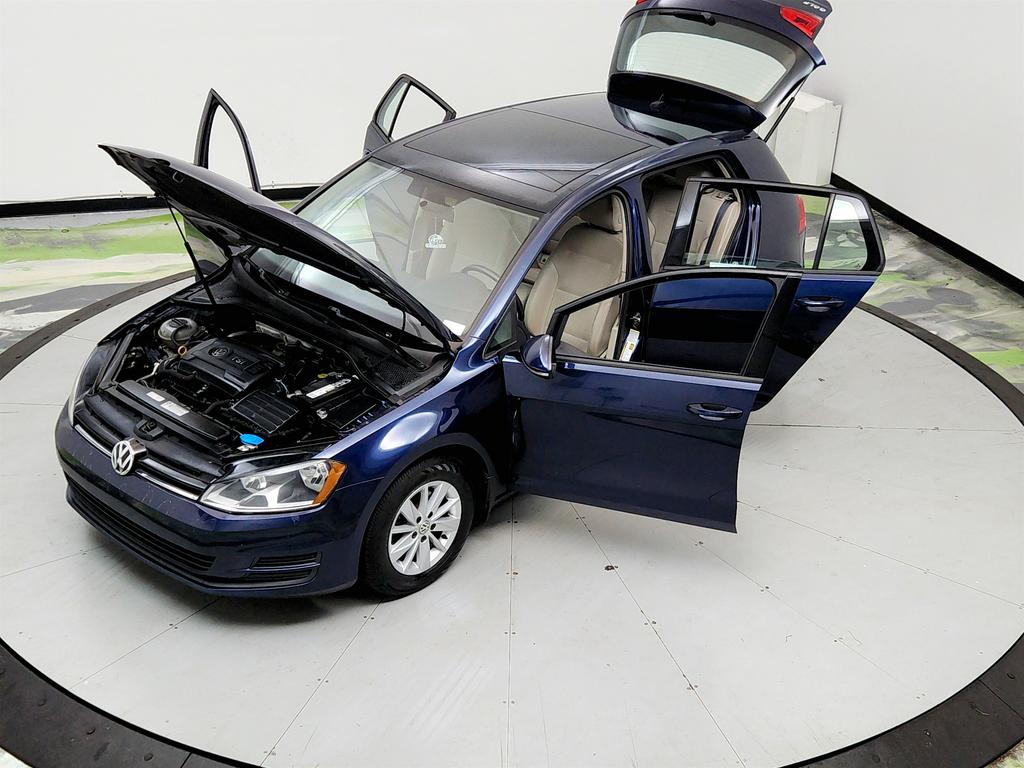 2015 Volkswagen Golf - $5,250
