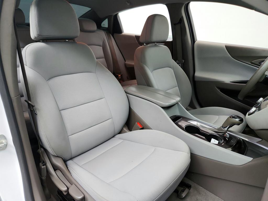 2020 Chevrolet Malibu - $11,950
