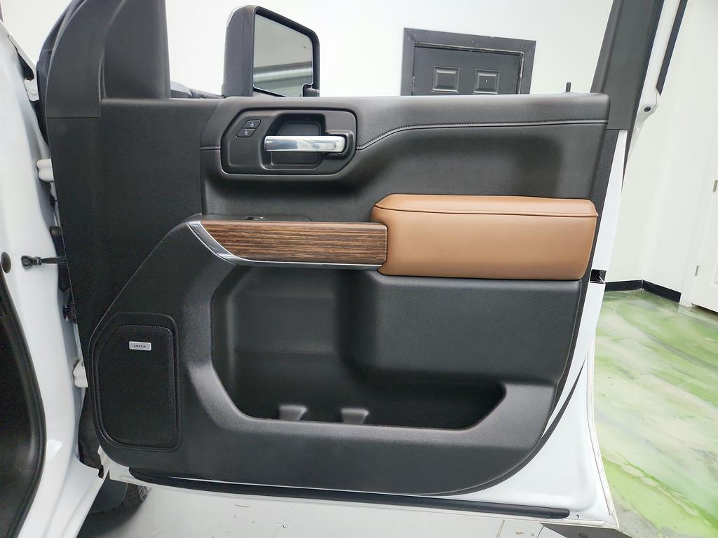 2021 Chevrolet Silverado - $43,595