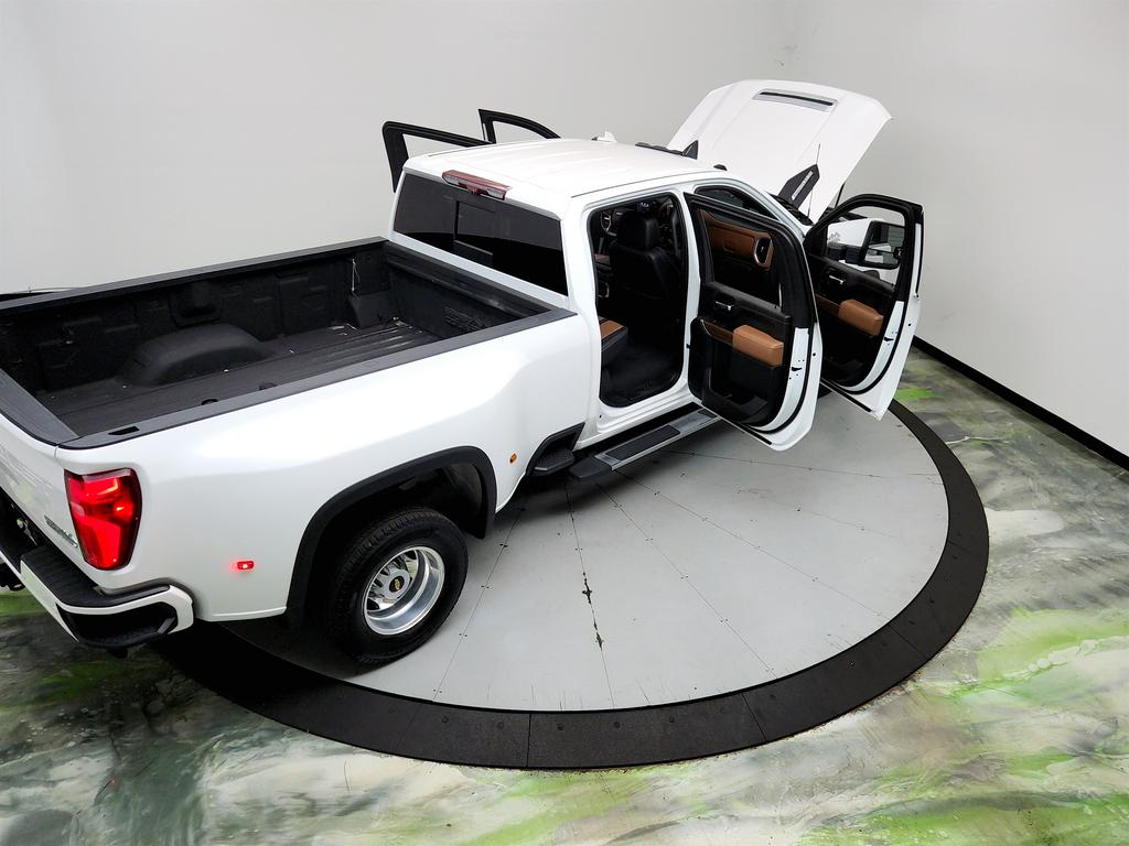 2021 Chevrolet Silverado - $43,595