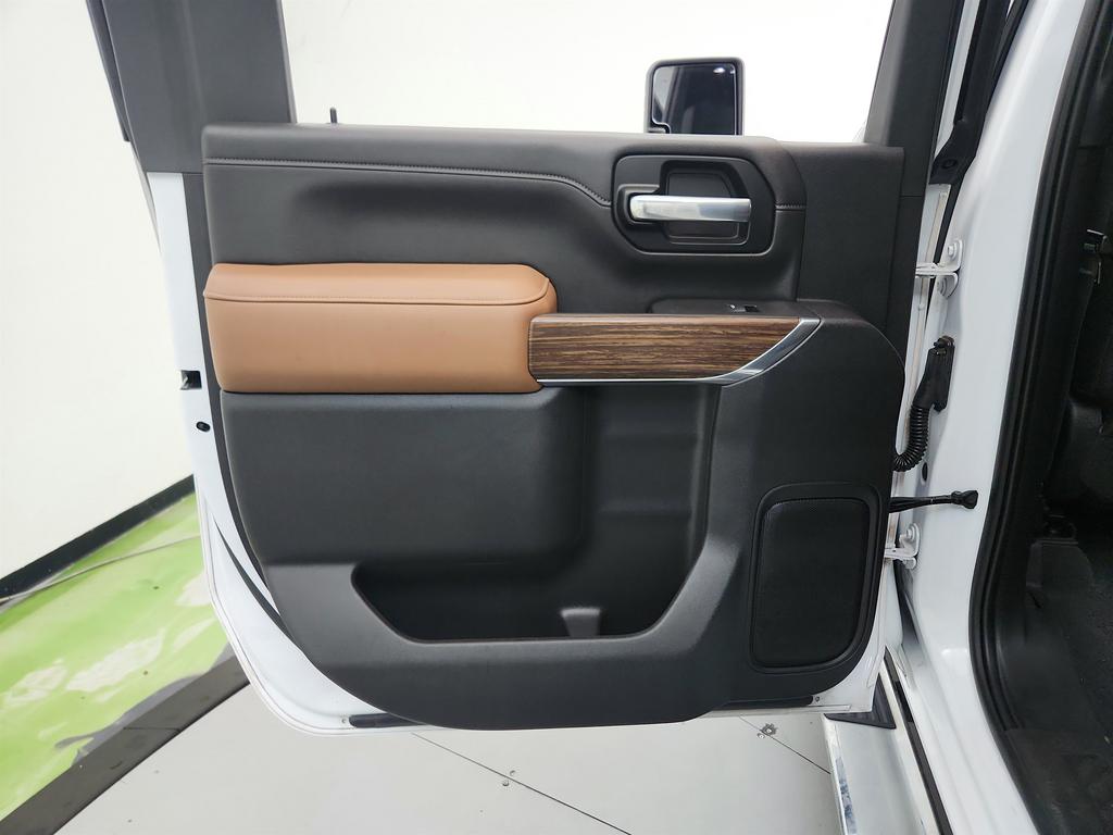 2021 Chevrolet Silverado - $43,595