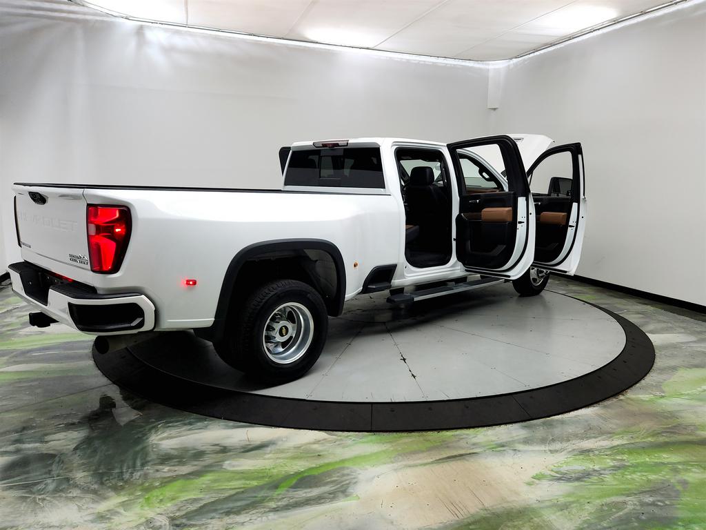 2021 Chevrolet Silverado - $43,595