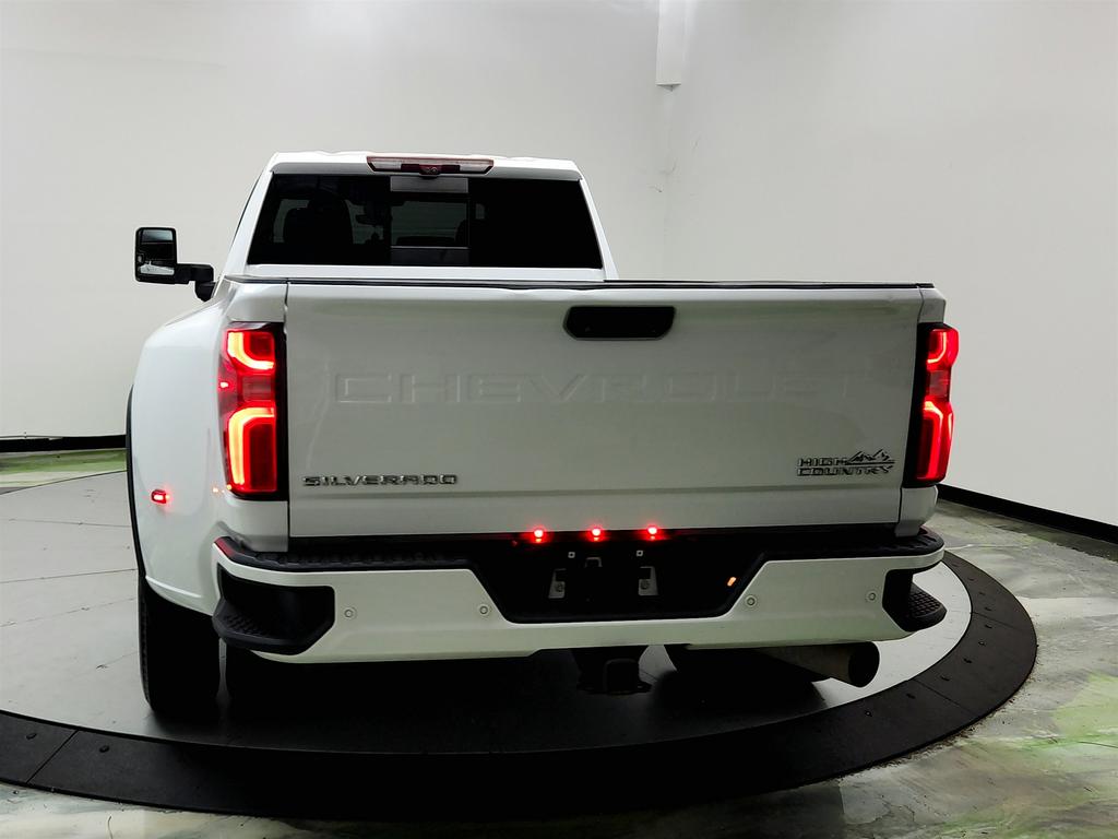2021 Chevrolet Silverado - $43,595