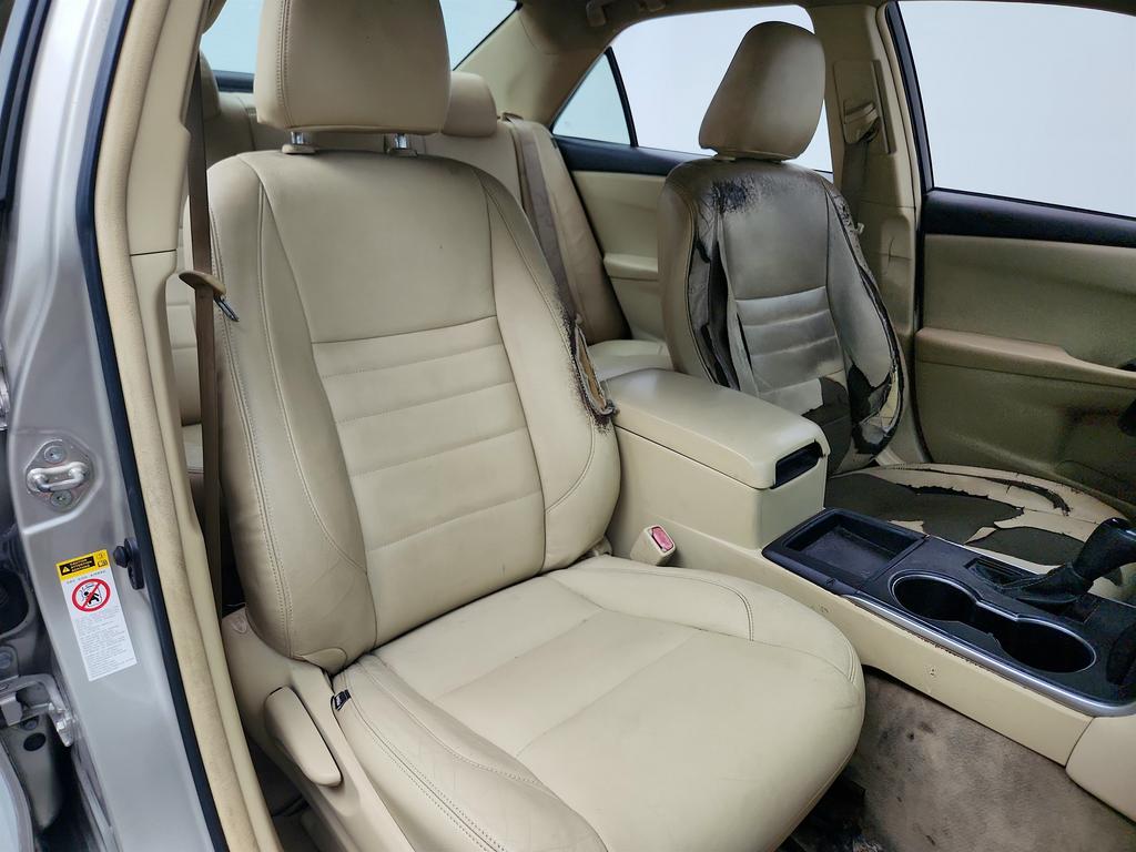 2017 Toyota Camry - $12,650